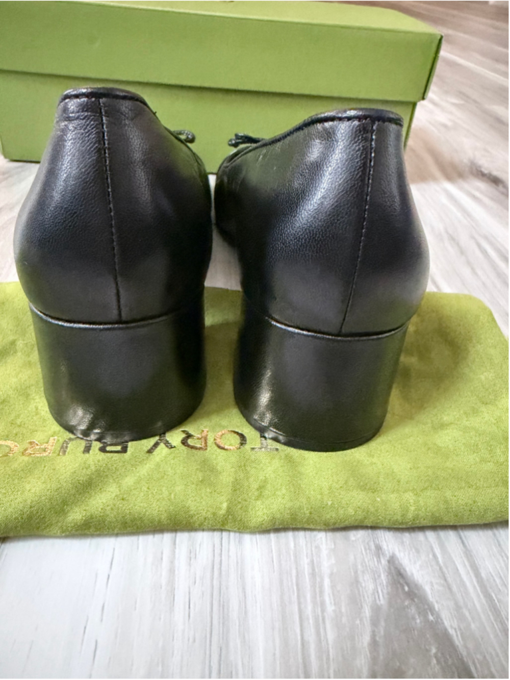Tory Burch Cap Toe Pumps Black Leather Patent Bow Block Heel Women Size 8 NIB - Picture 6 of 11